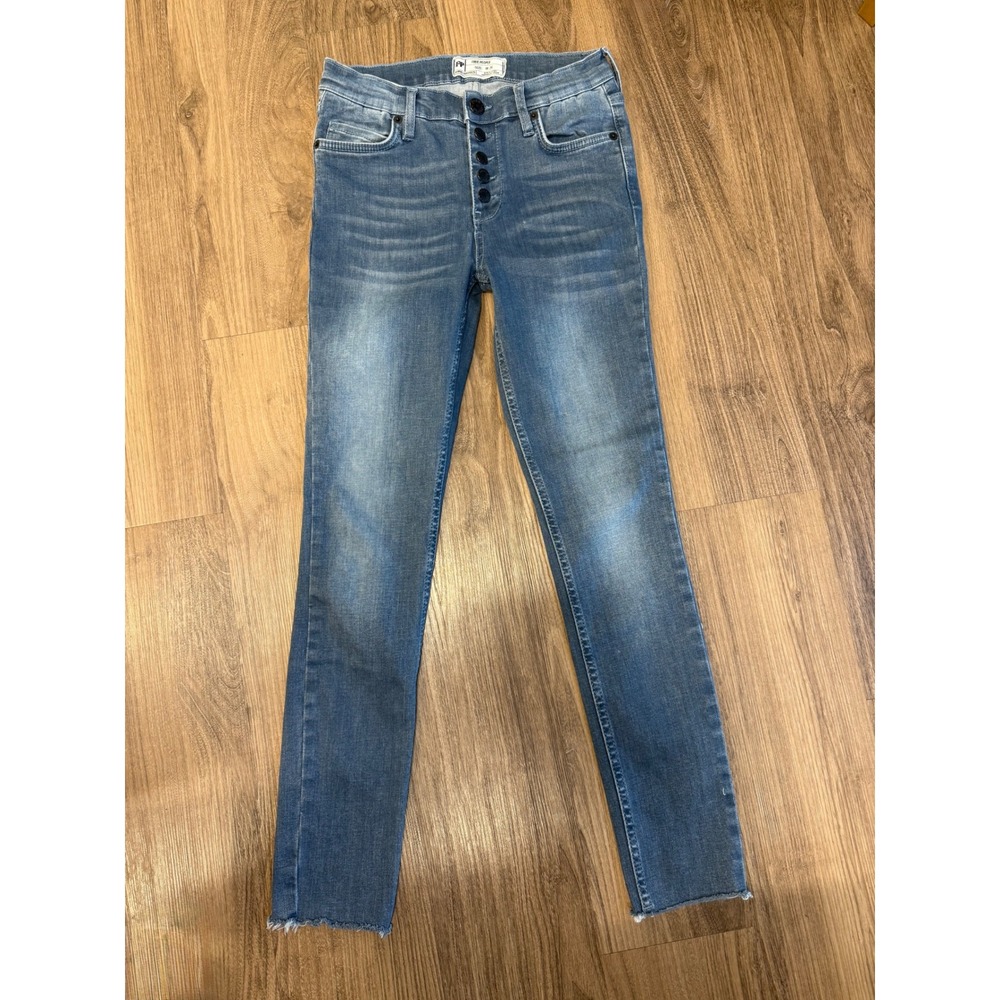 Free People Women's Skinny Jeans in Medium Blue Wash